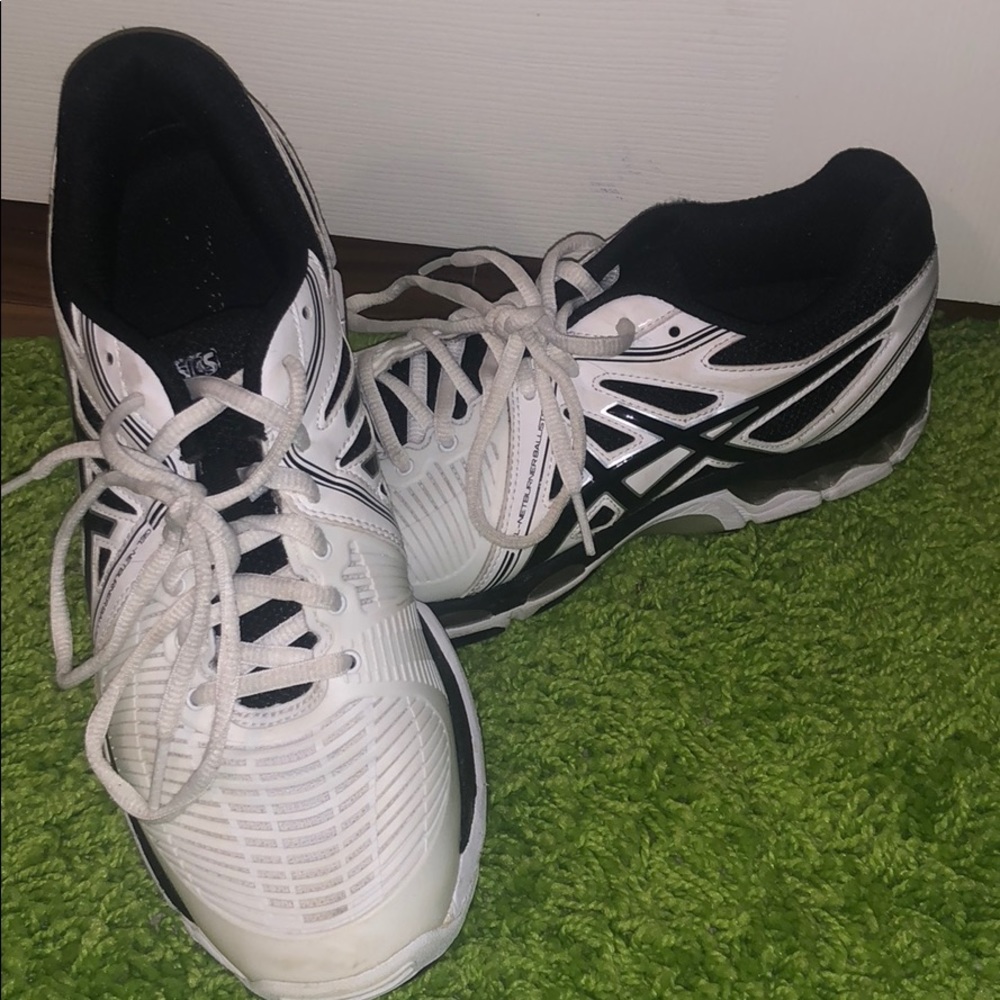 ASICS Volleyball shoes. NEVER worn outside!